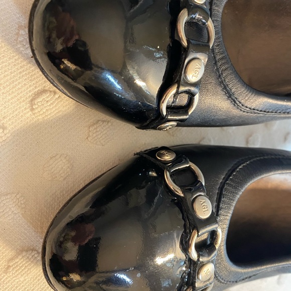 ATTILIO GIUSTI LEOMBRUNI Black Spectator Heel with Silver Toe Embellishments - Picture 3 of 16